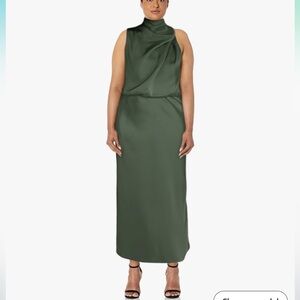 Sleeveless Maxi Dress in  Green